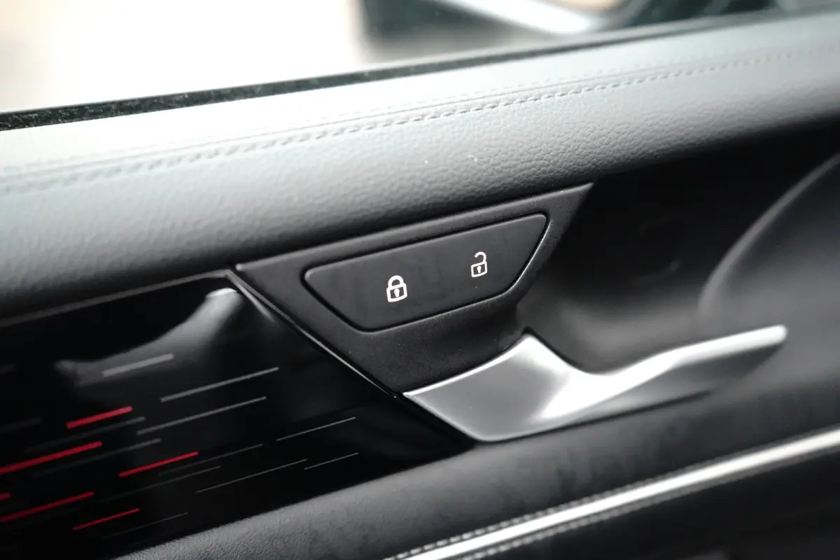 1.5 TSI eHybrid 204 pk Elegance | Wegklapbare Trekhaak | Achteruitrijcamera | Cruise control adaptief |