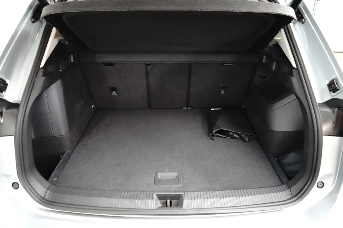 1.5 TSI eHybrid 204 pk Elegance | Wegklapbare Trekhaak | Achteruitrijcamera | Cruise control adaptief |