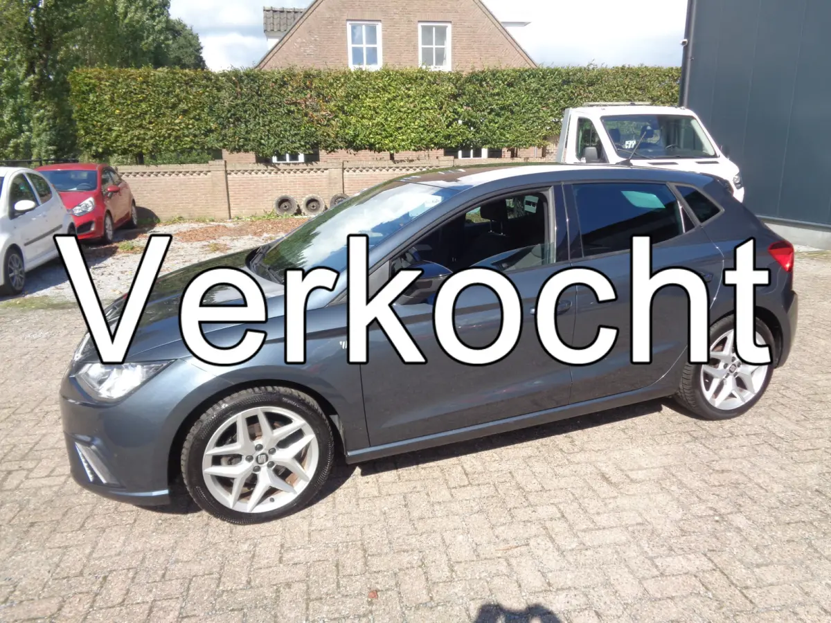 1.0 TSI FR Business Intense ECC, PDC V+A, Camera, Carplay/ android, LMV 17.inch, 6 versnellingen