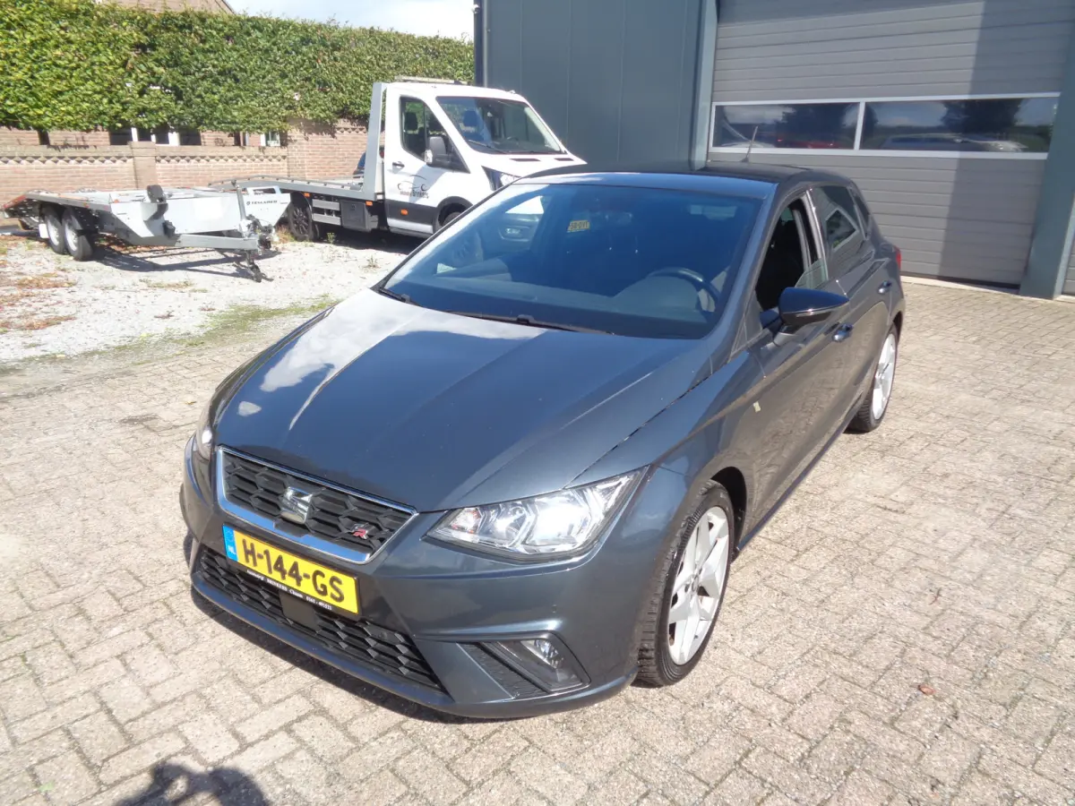 1.0 TSI FR Business Intense ECC, PDC V+A, Camera, Carplay/ android, LMV 17.inch, 6 versnellingen