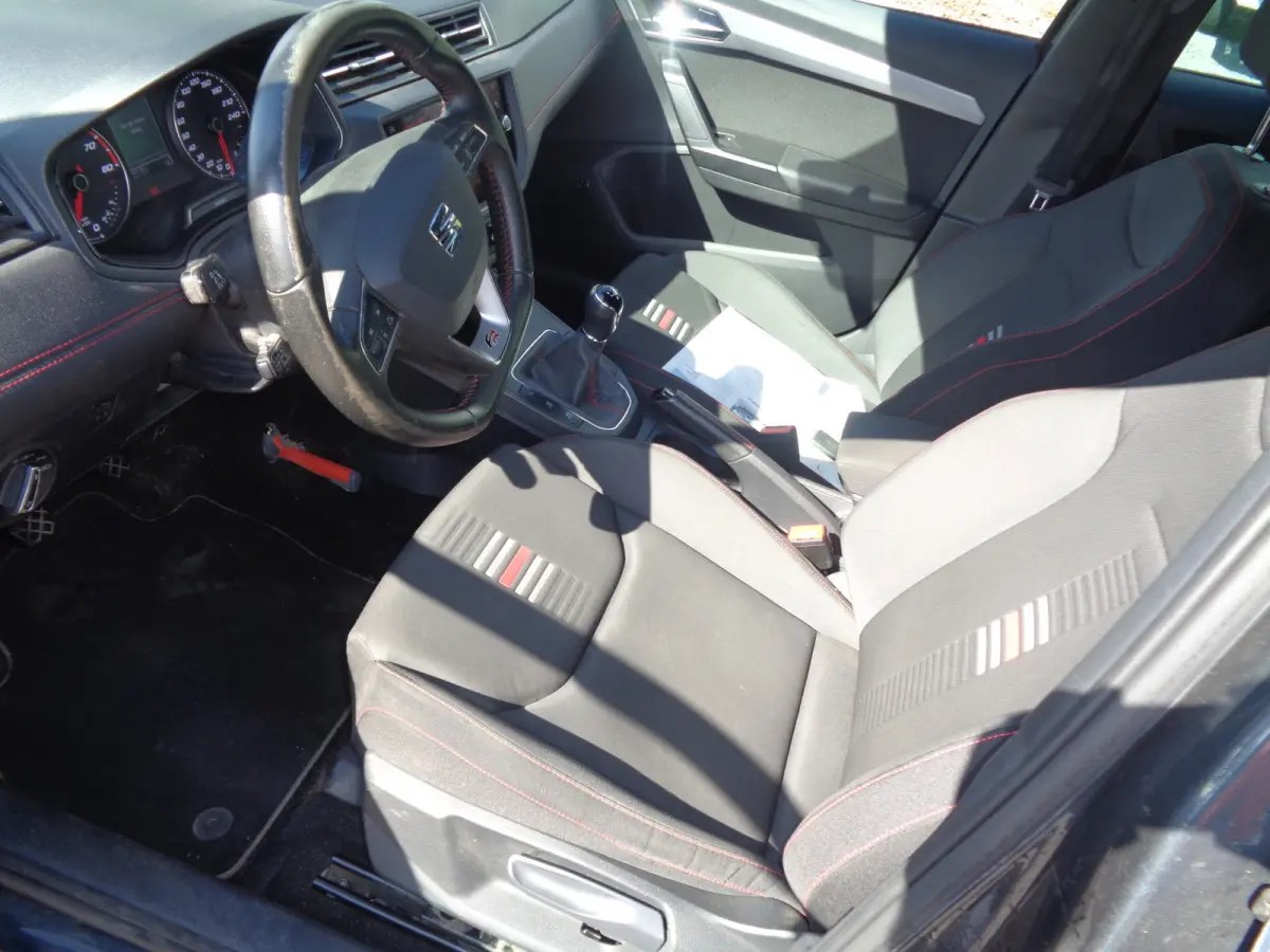 1.0 TSI FR Business Intense ECC, PDC V+A, Camera, Carplay/ android, LMV 17.inch, 6 versnellingen