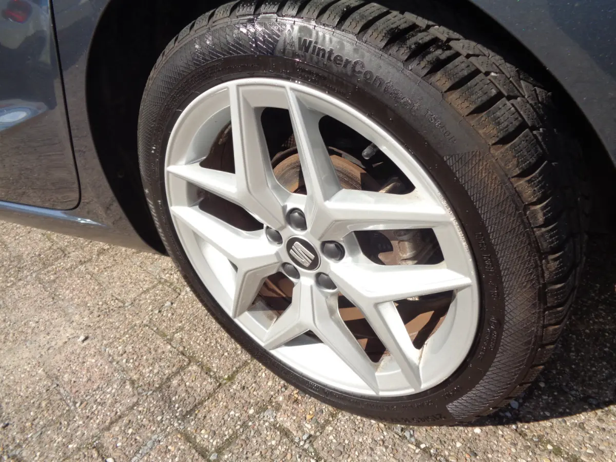 1.0 TSI FR Business Intense ECC, PDC V+A, Camera, Carplay/ android, LMV 17.inch, 6 versnellingen