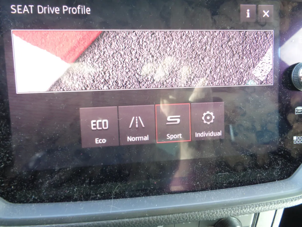 1.0 TSI FR Business Intense ECC, PDC V+A, Camera, Carplay/ android, LMV 17.inch, 6 versnellingen