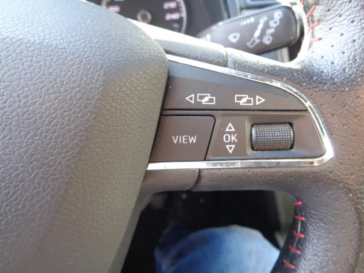 1.0 TSI FR Business Intense ECC, PDC V+A, Camera, Carplay/ android, LMV 17.inch, 6 versnellingen
