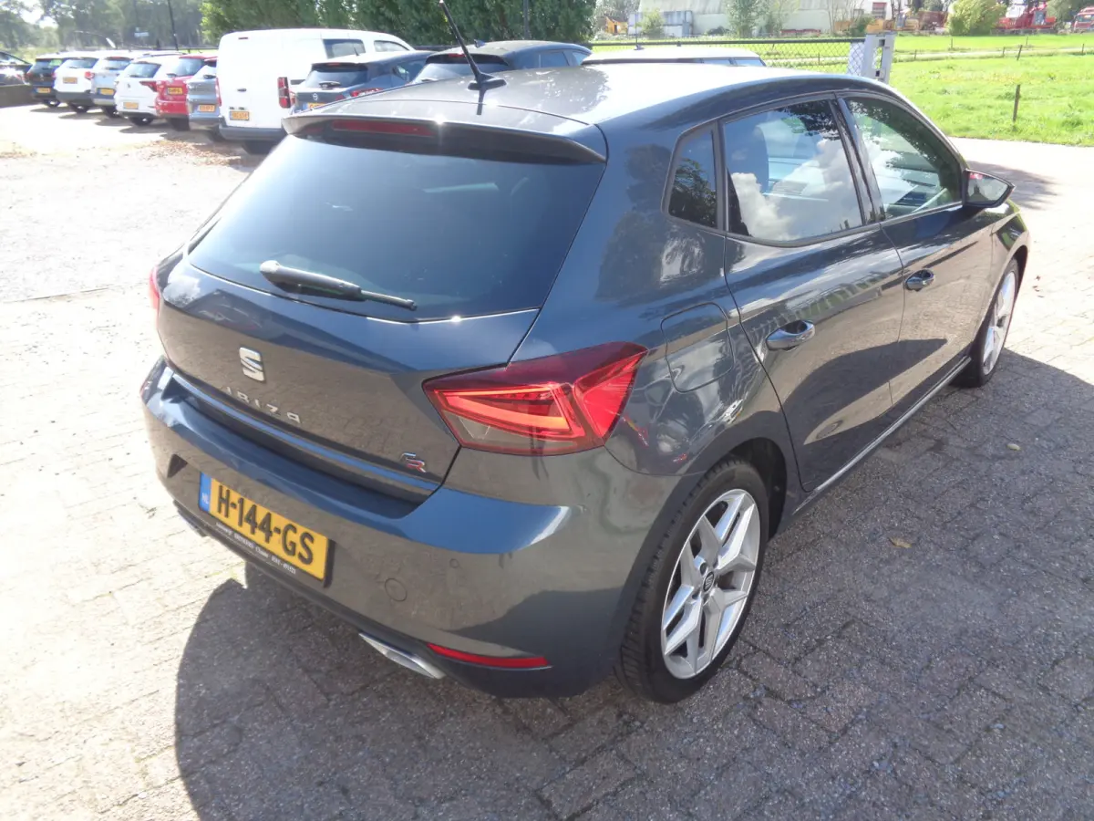 1.0 TSI FR Business Intense ECC, PDC V+A, Camera, Carplay/ android, LMV 17.inch, 6 versnellingen