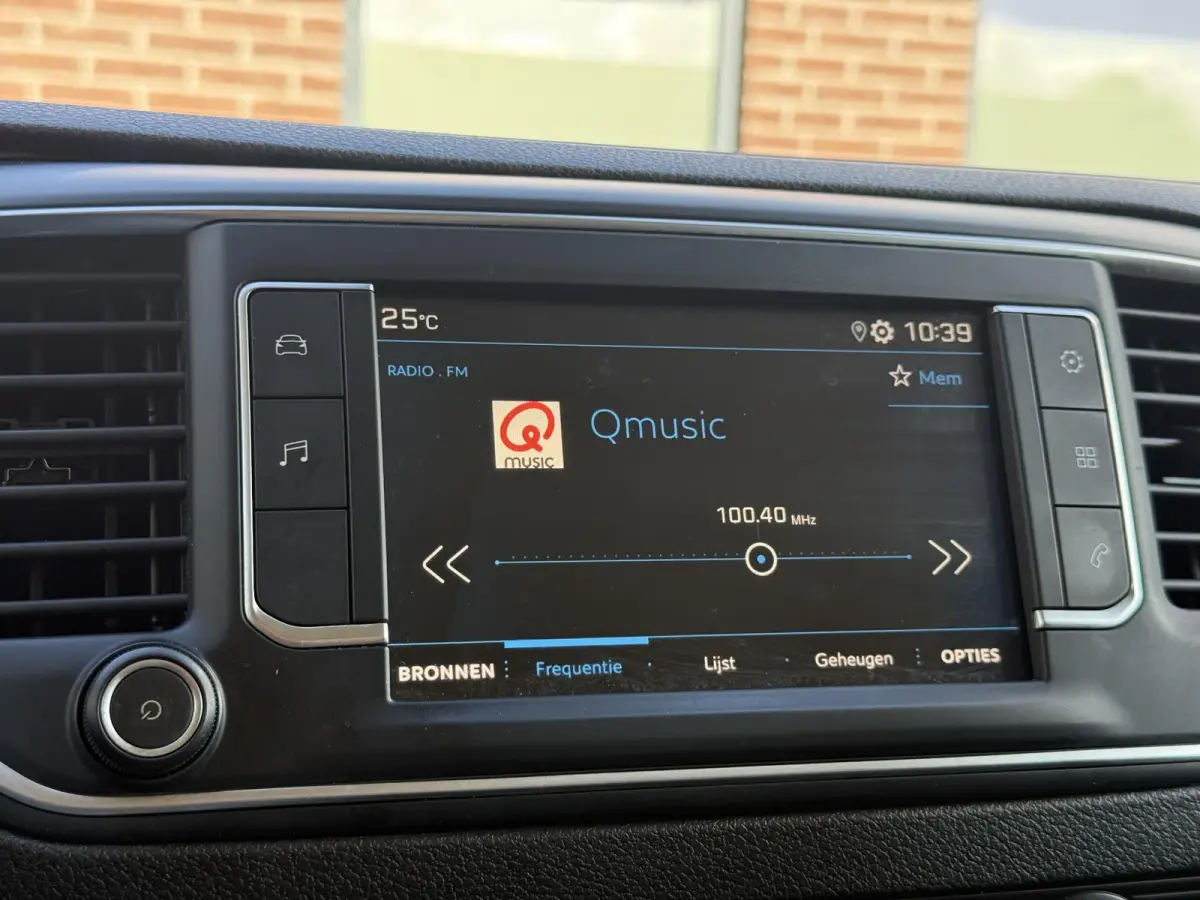 2.0 BlueHDI 120 Compact Premium 1e Eigenaar|Camera|Carplay|Trekhaak|Imperiaal|Cruise|Airco|N.A.P|Nieuwe APK bij aflevering