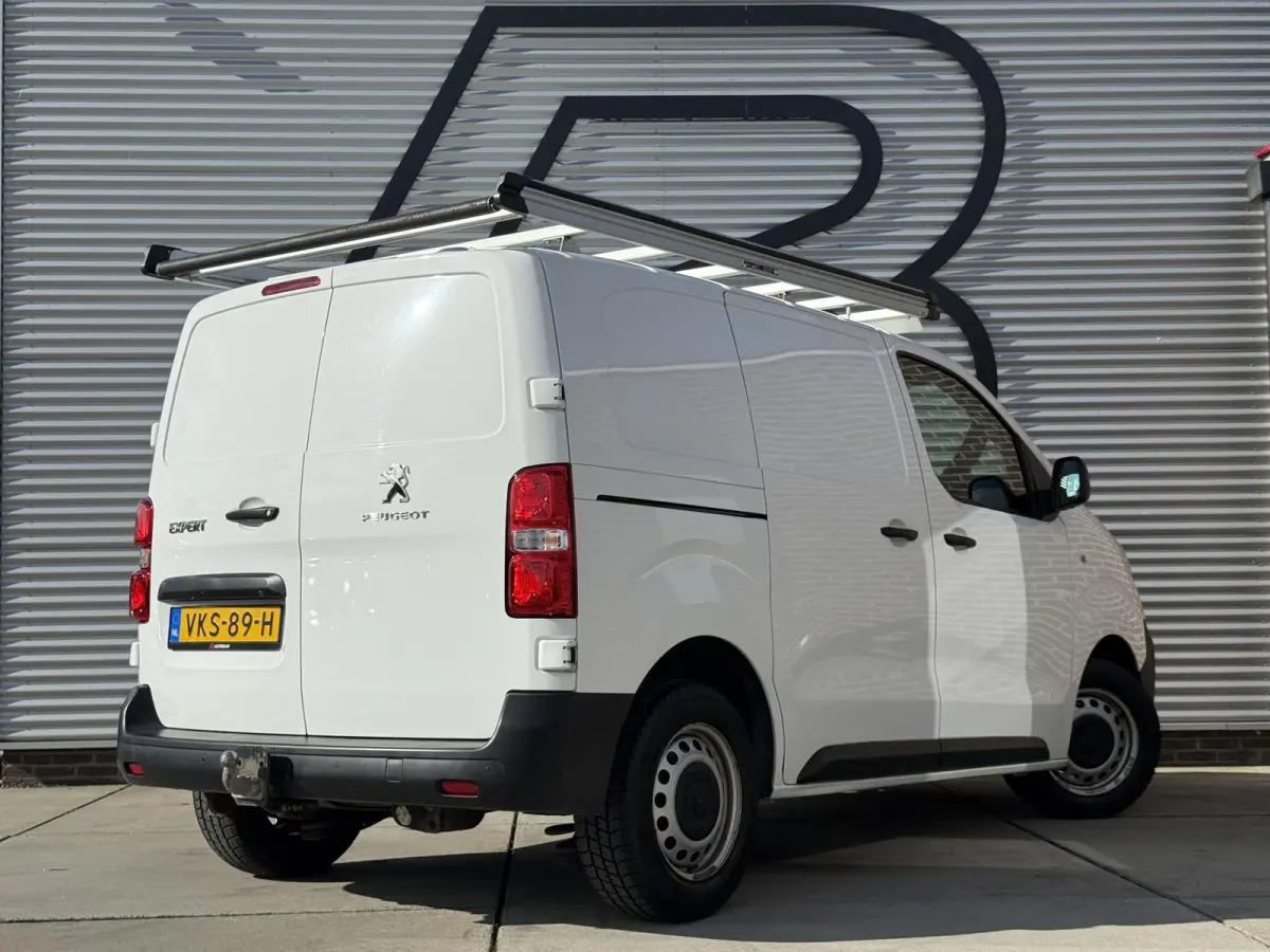 2.0 BlueHDI 120 Compact Premium 1e Eigenaar|Camera|Carplay|Trekhaak|Imperiaal|Cruise|Airco|N.A.P|Nieuwe APK bij aflevering