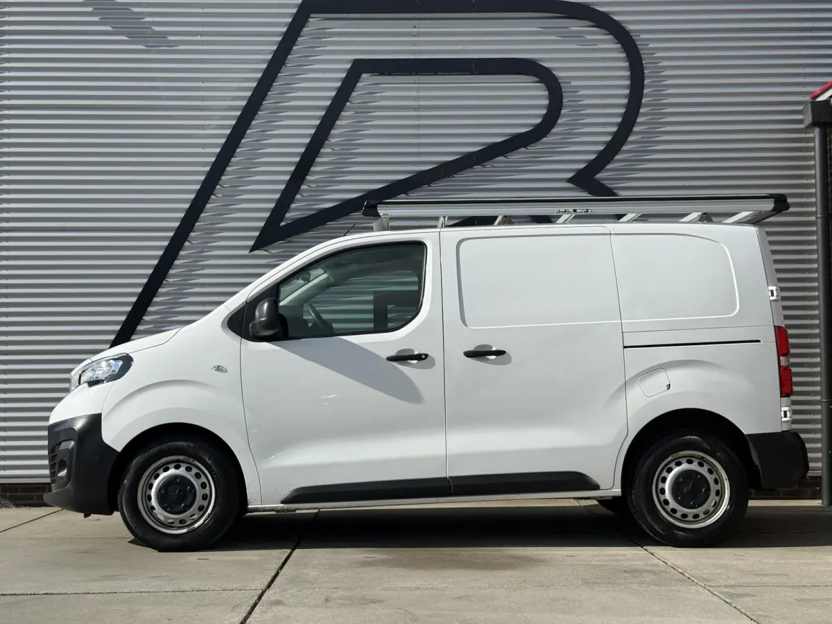 2.0 BlueHDI 120 Compact Premium 1e Eigenaar|Camera|Carplay|Trekhaak|Imperiaal|Cruise|Airco|N.A.P|Nieuwe APK bij aflevering
