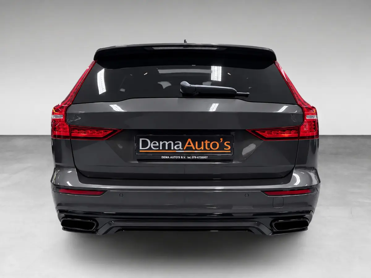 2.0 T8 Recharge AWD R-Design PANO/MASSAGE+M-LEDER/B&W/360CAM/NAVI/H-UP///