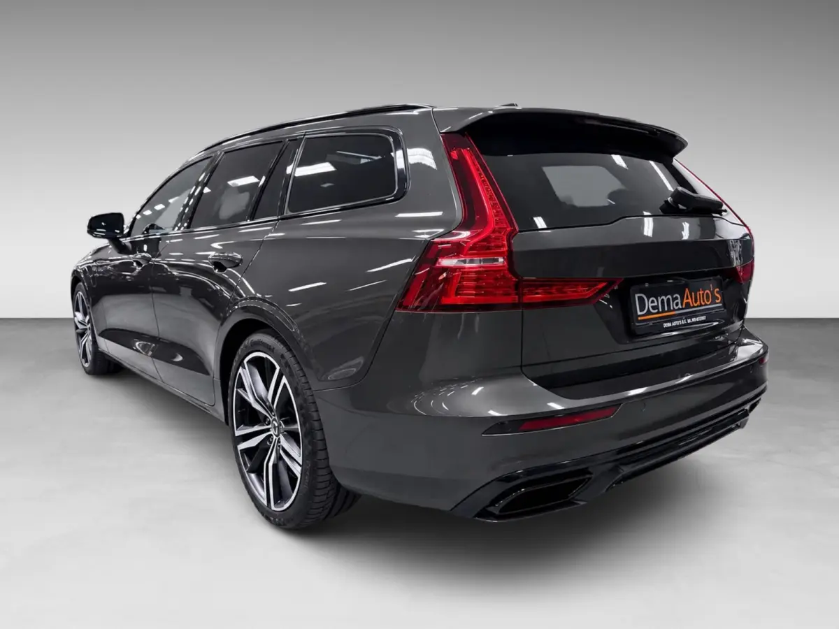 2.0 T8 Recharge AWD R-Design PANO/MASSAGE+M-LEDER/B&W/360CAM/NAVI/H-UP///
