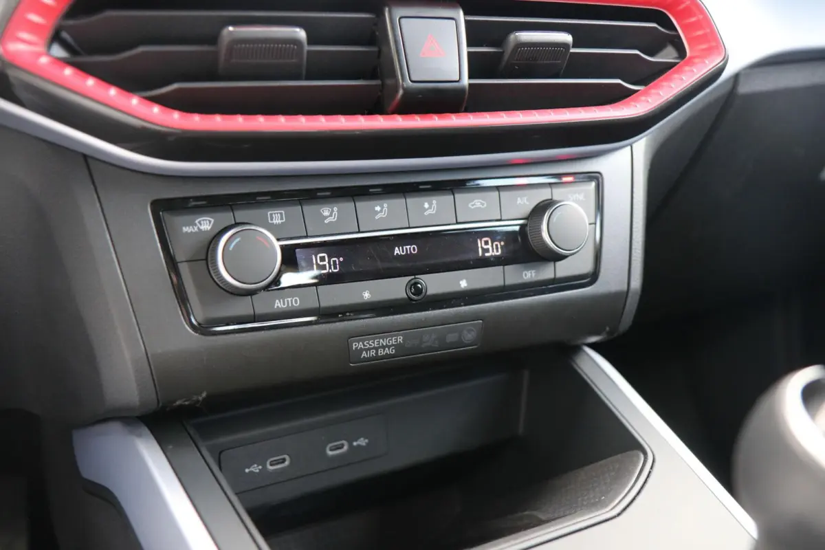1.0 TSI 115pk FR | Navigatie | Clima | Parkeersensoren Achter