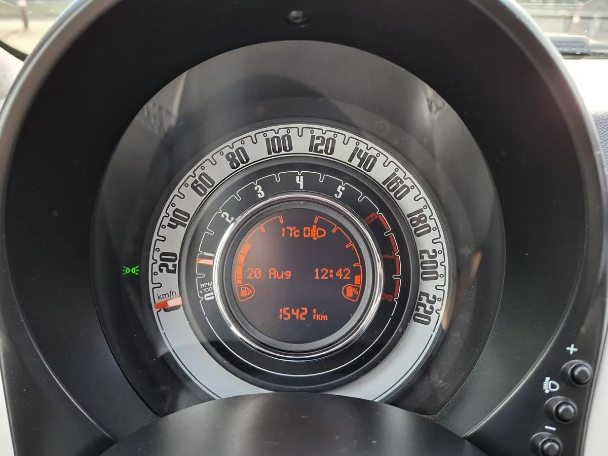 1.0 Hybrid Launch Edition CabrioTop Cruise Control Airco 15inch LM Velgen DAB