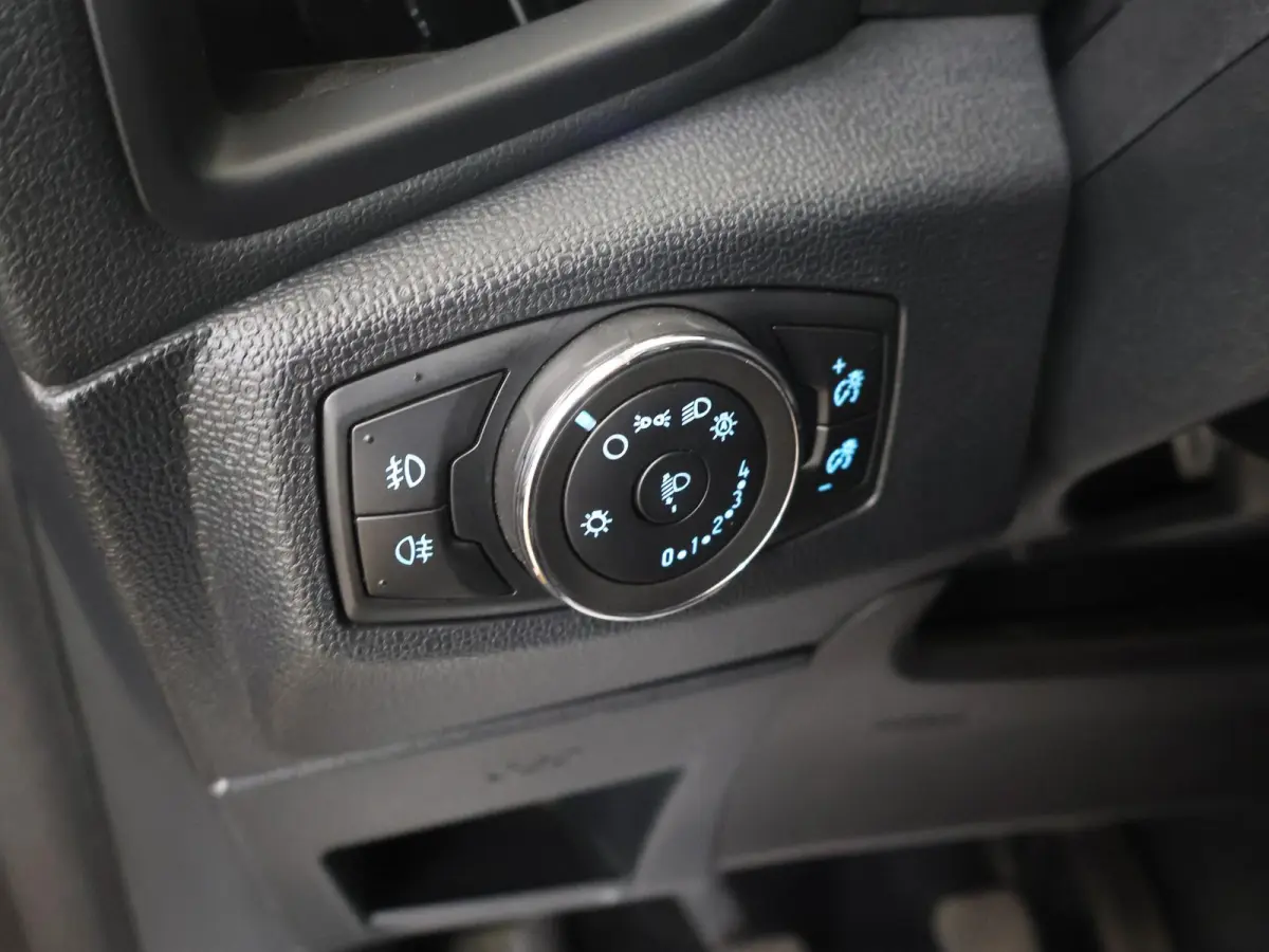 1.0 EcoBoost Active | Navigatie | Lederen Interieur | Camera | DAB | Stoel en stuurverwarming | Cruise Control | Climate Control | B&o Audio | BLIS |