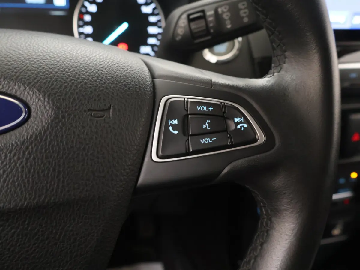 1.0 EcoBoost Active | Navigatie | Lederen Interieur | Camera | DAB | Stoel en stuurverwarming | Cruise Control | Climate Control | B&o Audio | BLIS |
