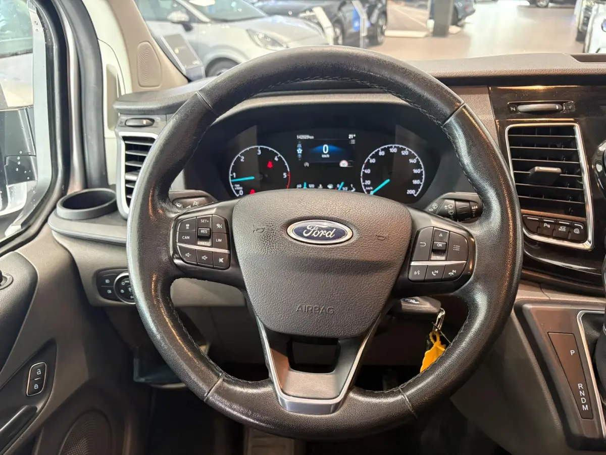 320 2.0 TDCI L1H1 Sport DC ADAPTIVE CRUISE | TREKHAAK | DODEHOEK HERKENING | ELEKTRISCHE BESTUURDERS STOEL | STOEL - STUUR - VOORRUIT VERWARMING | CAMERA