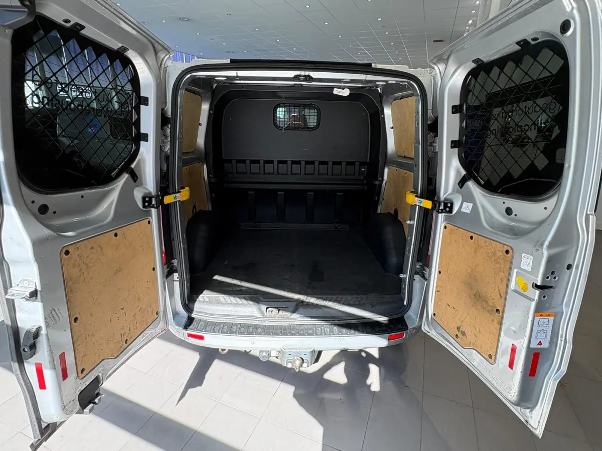 320 2.0 TDCI L1H1 Sport DC ADAPTIVE CRUISE | TREKHAAK | DODEHOEK HERKENING | ELEKTRISCHE BESTUURDERS STOEL | STOEL - STUUR - VOORRUIT VERWARMING | CAMERA