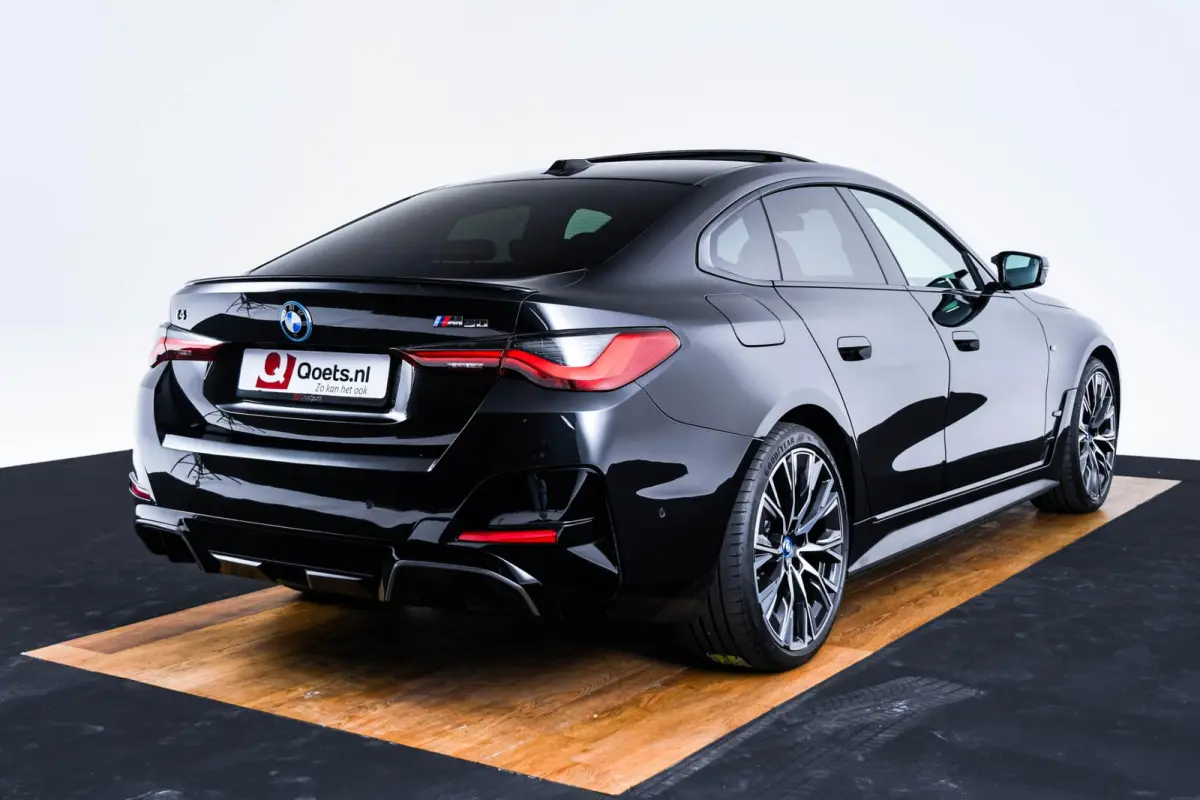 M50 High Executive 84 kWh Panoramadak - Driving Assistant Professional - Harman Kardon - Stuurwielrand verwarmd - Elektrisch verwarmde/verstelbare stoelen - Parking Assistant Plus - Getinte 