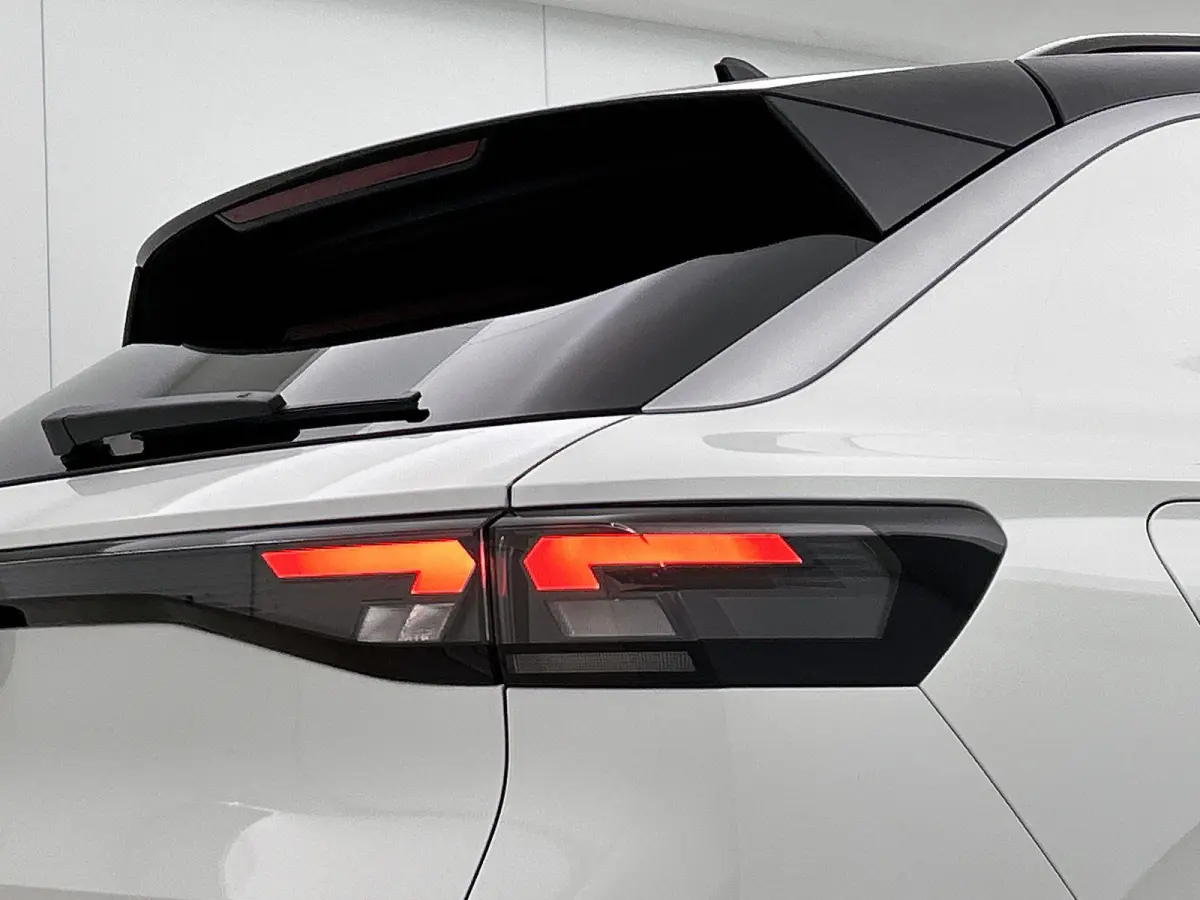 1.5 eTsi Limited Edition 116 PK | Automaat | Camera | Adaptive Cruise Control | Side Assist | Keyless Start | Parkeersensoren | LED | Apple Carplay | Android Auto | Digital Cockpit |