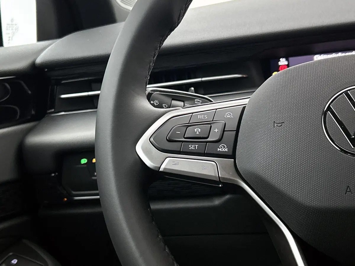 Limited Edition 77 kWh | Trekhaak inklapbaar | Apple CarPlay en Android Auto | head-updisplay | Adaptive Cruise Control | Voorstoelen verwarmbaar | Automatische airconditioning | Parkeercame