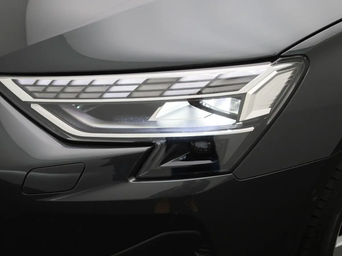 40 TFSI e S edition Navigatie | Camera | Cruise control | Airco | Stoelverwarming | 17 Inch Velgen | Parkeersensoren |