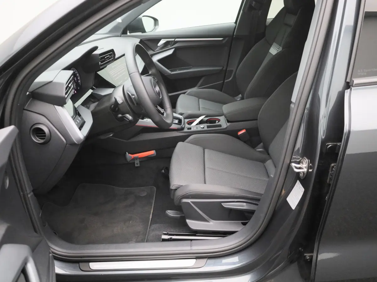 40 TFSI e S edition Navigatie | Camera | Cruise control | Airco | Stoelverwarming | 17 Inch Velgen | Parkeersensoren |