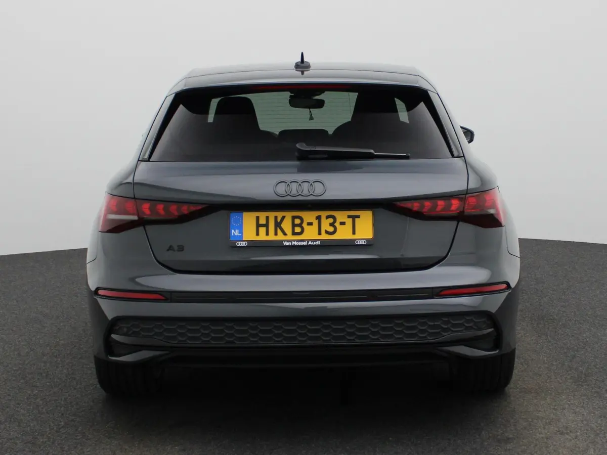 40 TFSI e S edition Navigatie | Camera | Cruise control | Airco | Stoelverwarming | 17 Inch Velgen | Parkeersensoren |