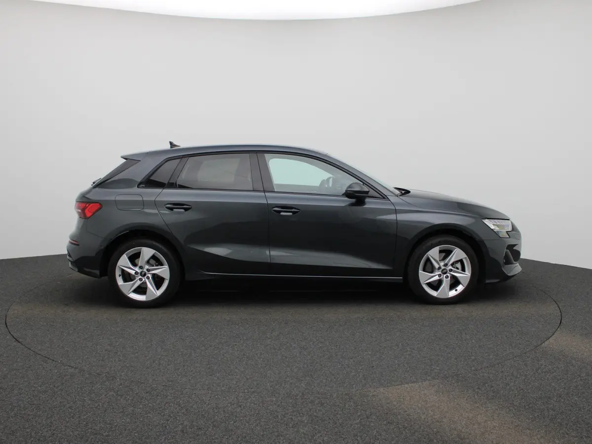 40 TFSI e S edition Navigatie | Camera | Cruise control | Airco | Stoelverwarming | 17 Inch Velgen | Parkeersensoren |