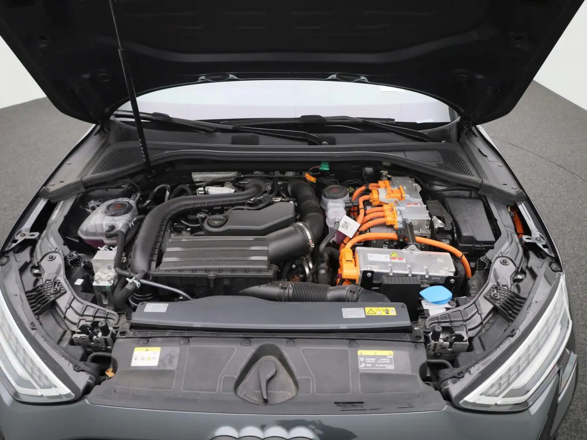 40 TFSI e S edition Navigatie | Camera | Cruise control | Airco | Stoelverwarming | 17 Inch Velgen | Parkeersensoren |
