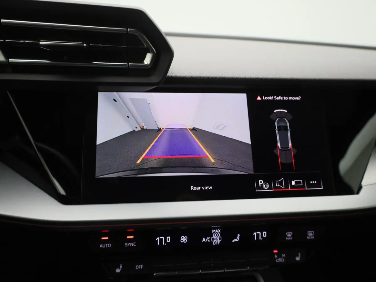 40 TFSI e S edition Navigatie | Camera | Cruise control | Airco | Stoelverwarming | 17 Inch Velgen | Parkeersensoren |