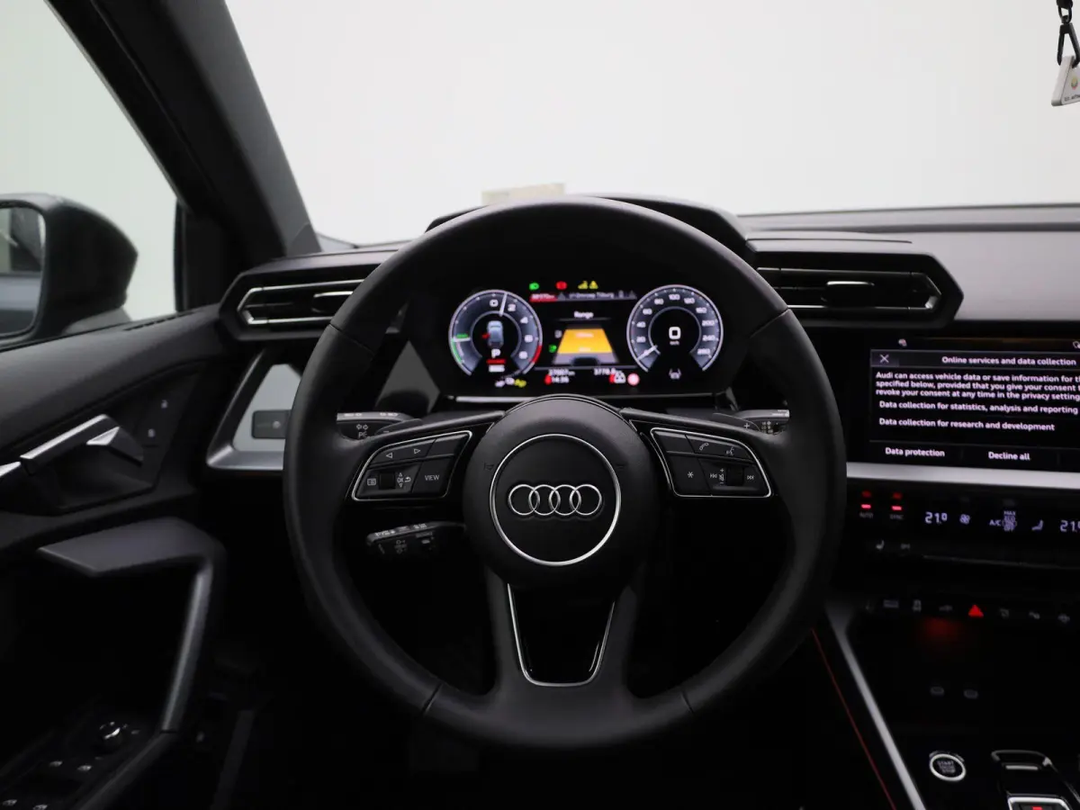 40 TFSI e S edition Navigatie | Camera | Cruise control | Airco | Stoelverwarming | 17 Inch Velgen | Parkeersensoren |
