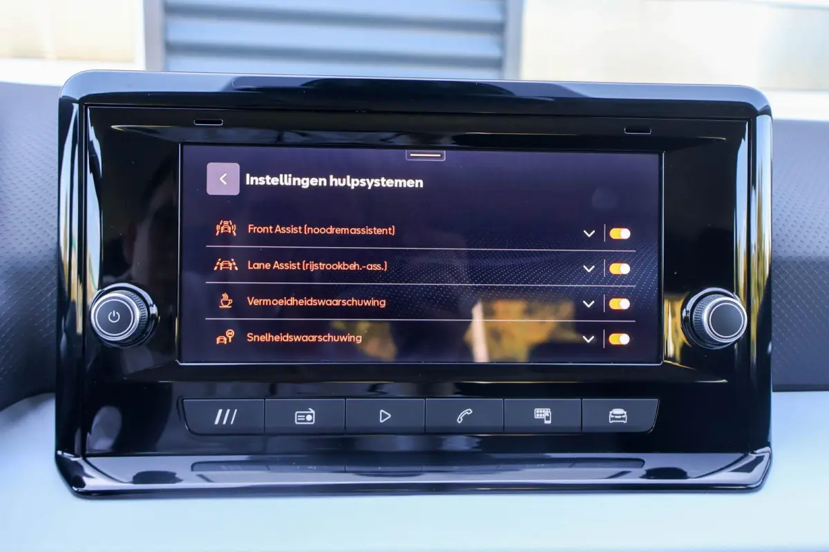 1.0 EcoTSI 95pk Style | Airco | Apple CarPlay/ Android Auto | Parkeersensoren Achter | Cruise Control | DAB