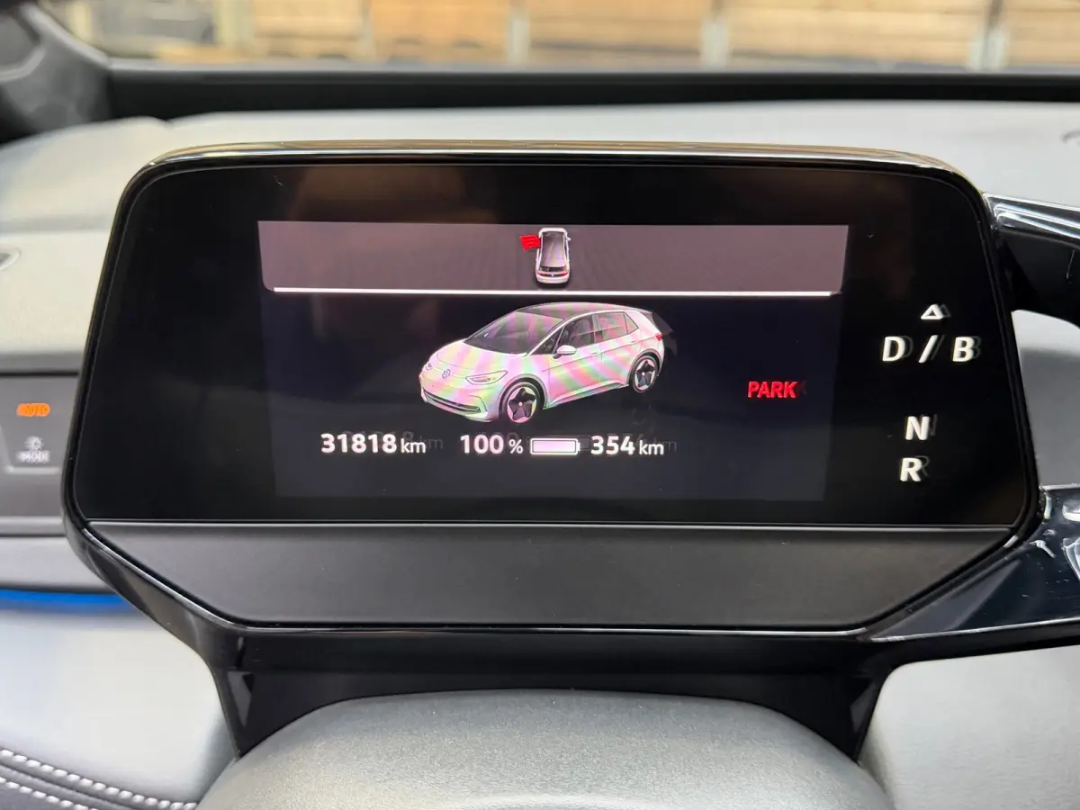 Pro 59 kWh, 18"LM, Zwart dak, Moonstone Grey, Adaptive Cruise, Sfeer