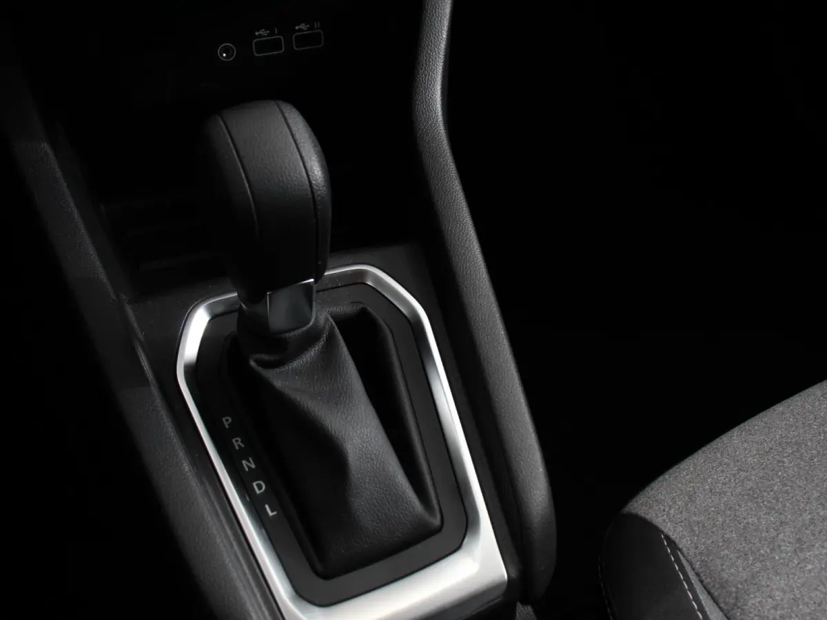 1.0 TCe 90 GPF Automaat evolution DEMO ! Navigatie Apple Carplay/Android Auto Airco Dab Led Parkeer sensoren