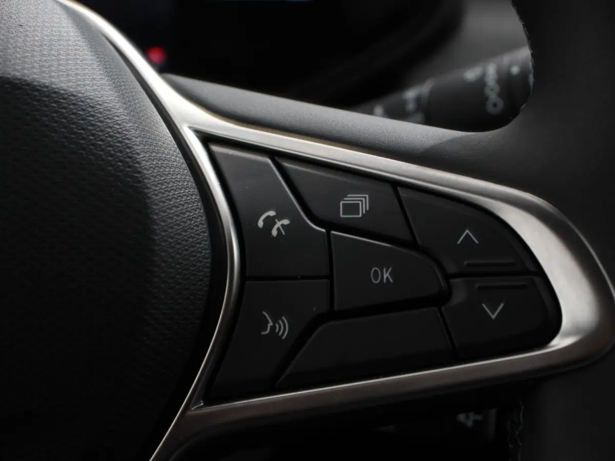 1.0 TCe 90 GPF Automaat evolution DEMO ! Navigatie Apple Carplay/Android Auto Airco Dab Led Parkeer sensoren