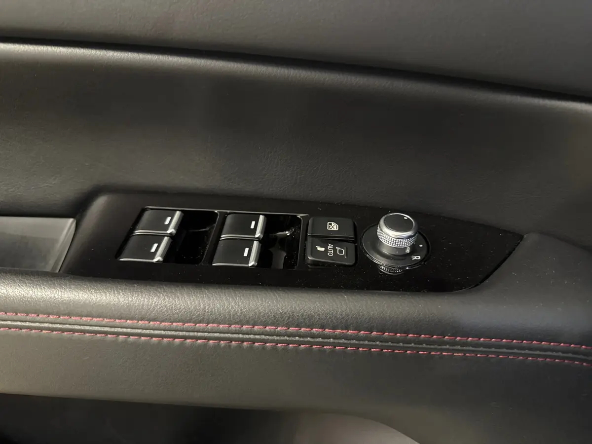 2.0 SkyActiv-G 165 Sportive / Leder / Bose / Trekhaak / stoelverw. / Camera