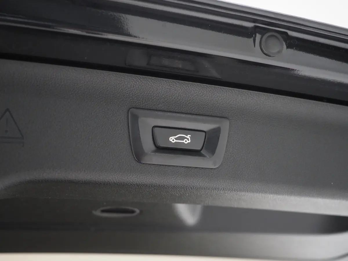 520i Executive | Leder | Harman/Kardon | Sfeerlicht | Virtual | Stoelverwarming | LED | Carplay