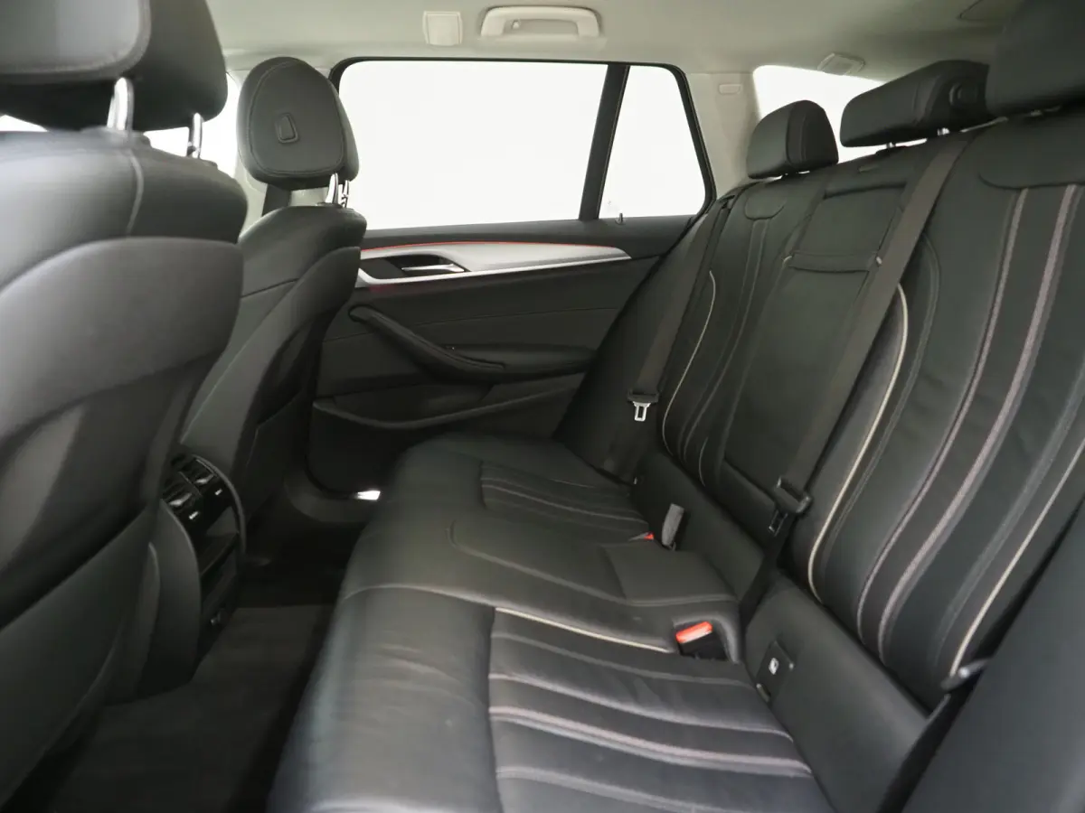 520i Executive | Leder | Harman/Kardon | Sfeerlicht | Virtual | Stoelverwarming | LED | Carplay