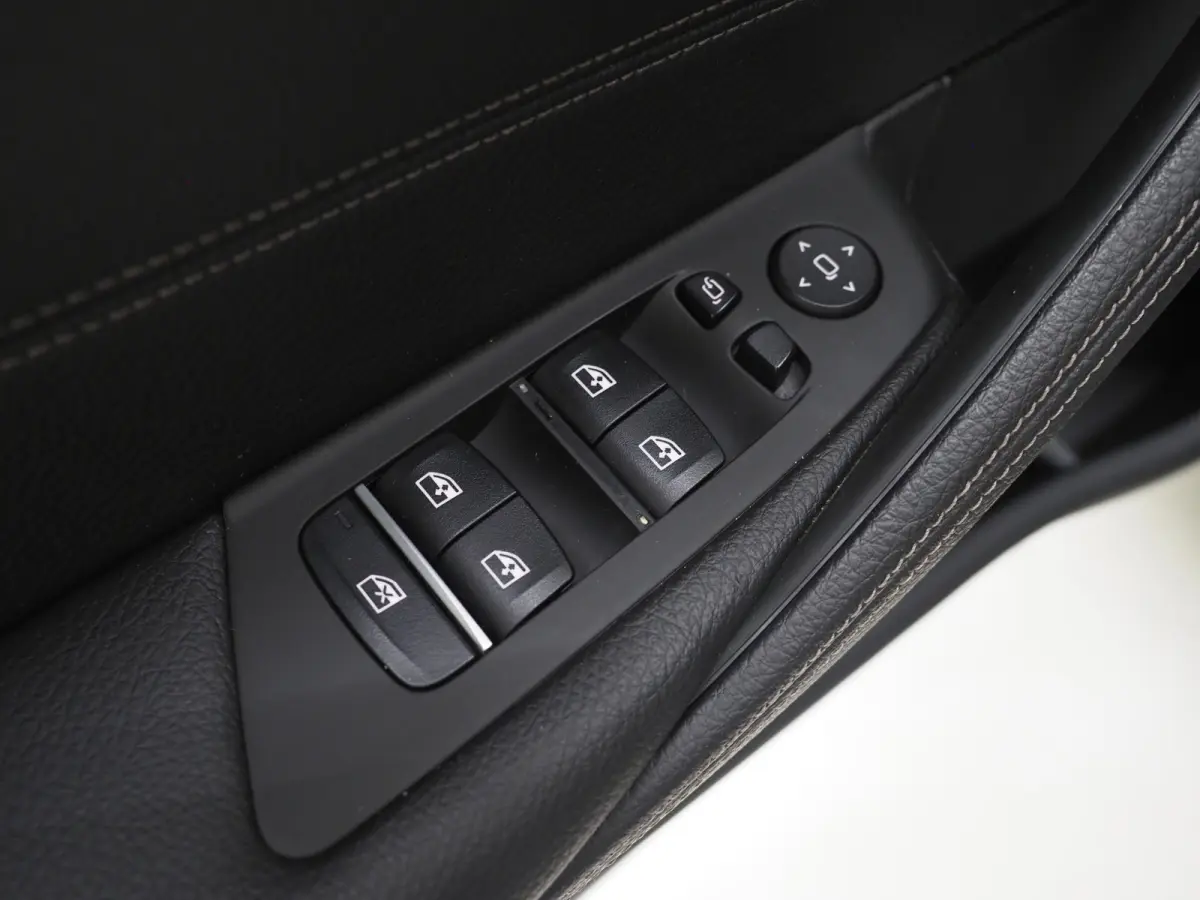 520i Executive | Leder | Harman/Kardon | Sfeerlicht | Virtual | Stoelverwarming | LED | Carplay
