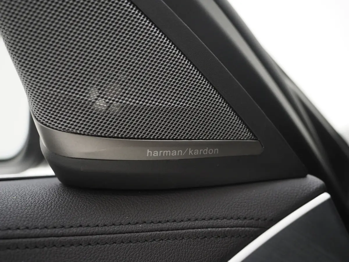 520i Executive | Leder | Harman/Kardon | Sfeerlicht | Virtual | Stoelverwarming | LED | Carplay