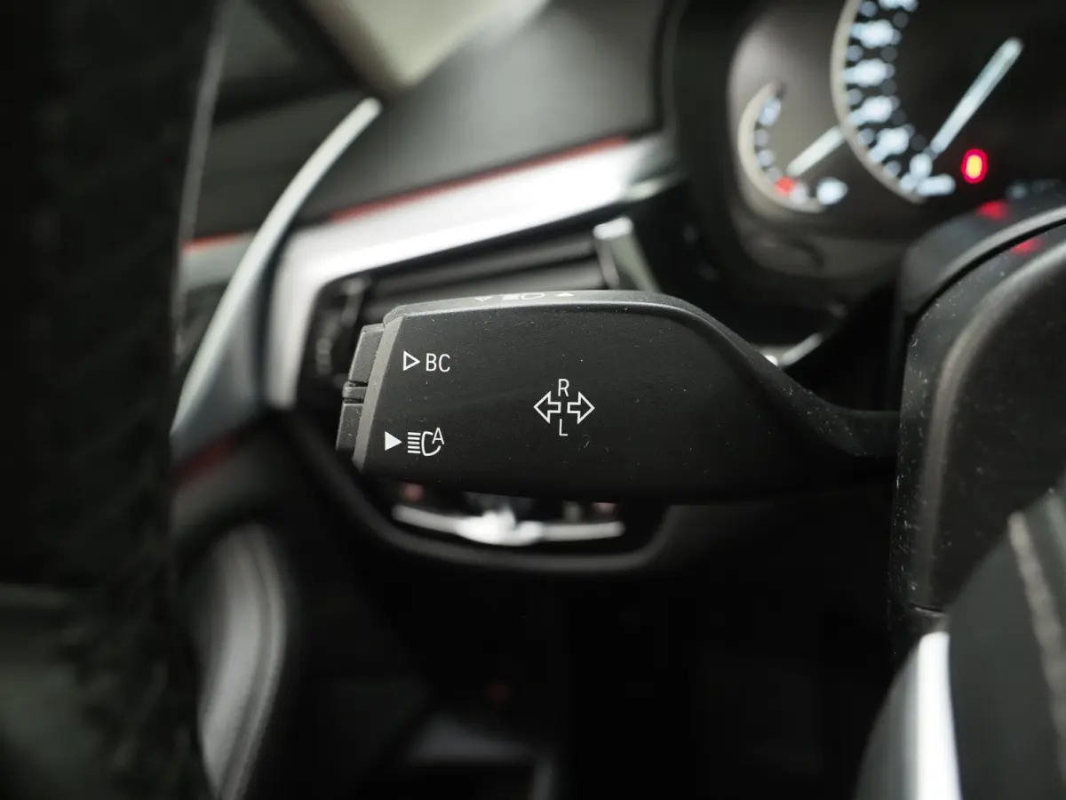 520i Executive | Leder | Harman/Kardon | Sfeerlicht | Virtual | Stoelverwarming | LED | Carplay