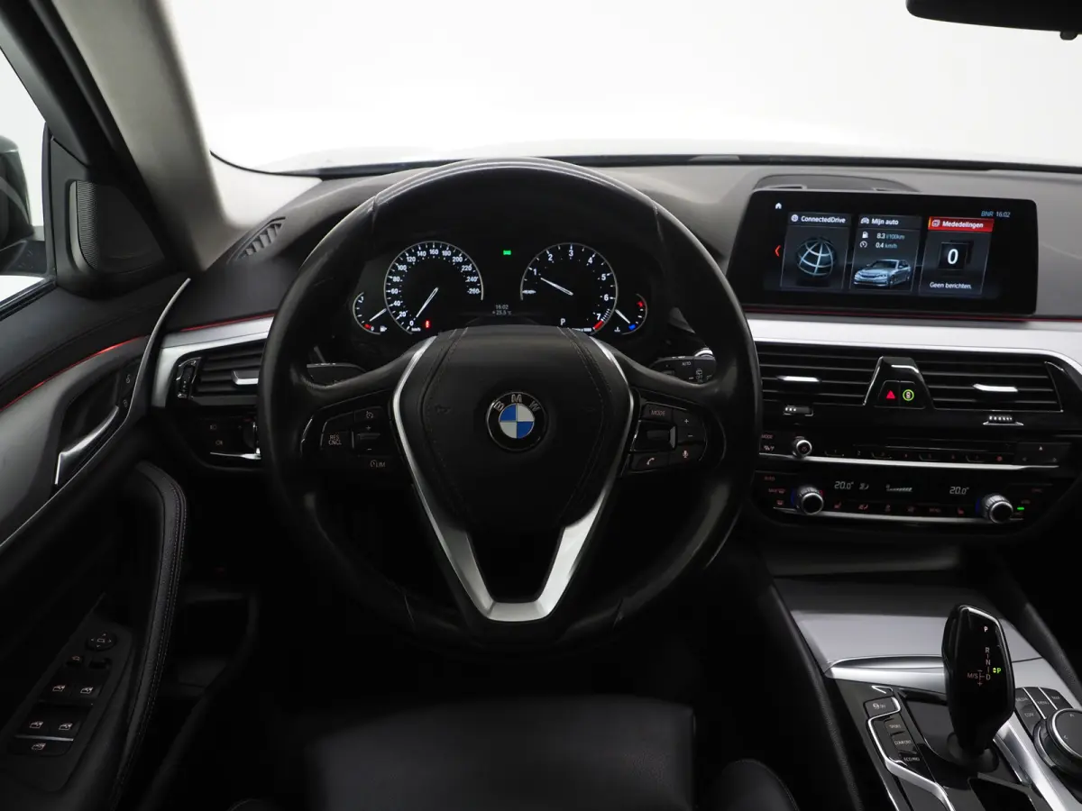 520i Executive | Leder | Harman/Kardon | Sfeerlicht | Virtual | Stoelverwarming | LED | Carplay