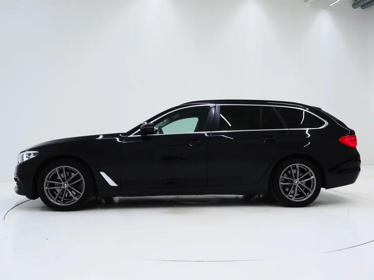 520i Executive | Leder | Harman/Kardon | Sfeerlicht | Virtual | Stoelverwarming | LED | Carplay