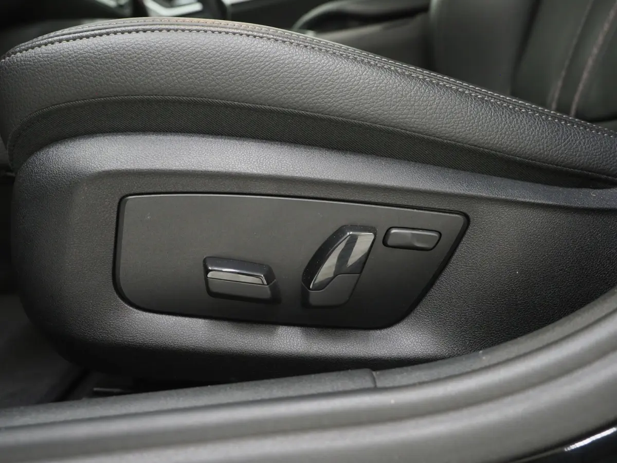 520i Executive | Leder | Harman/Kardon | Sfeerlicht | Virtual | Stoelverwarming | LED | Carplay