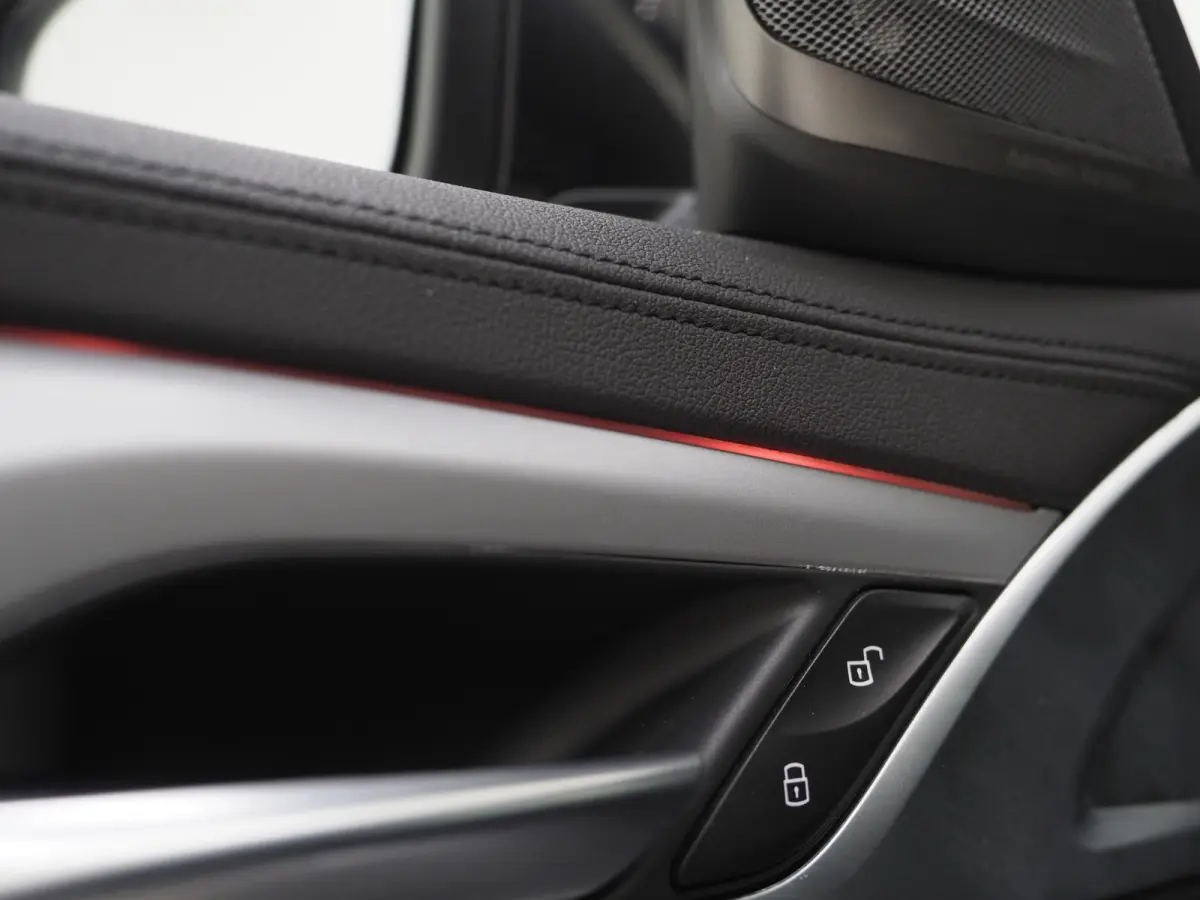 520i Executive | Leder | Harman/Kardon | Sfeerlicht | Virtual | Stoelverwarming | LED | Carplay