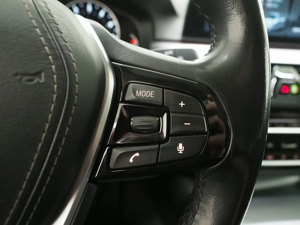 520i Executive | Leder | Harman/Kardon | Sfeerlicht | Virtual | Stoelverwarming | LED | Carplay