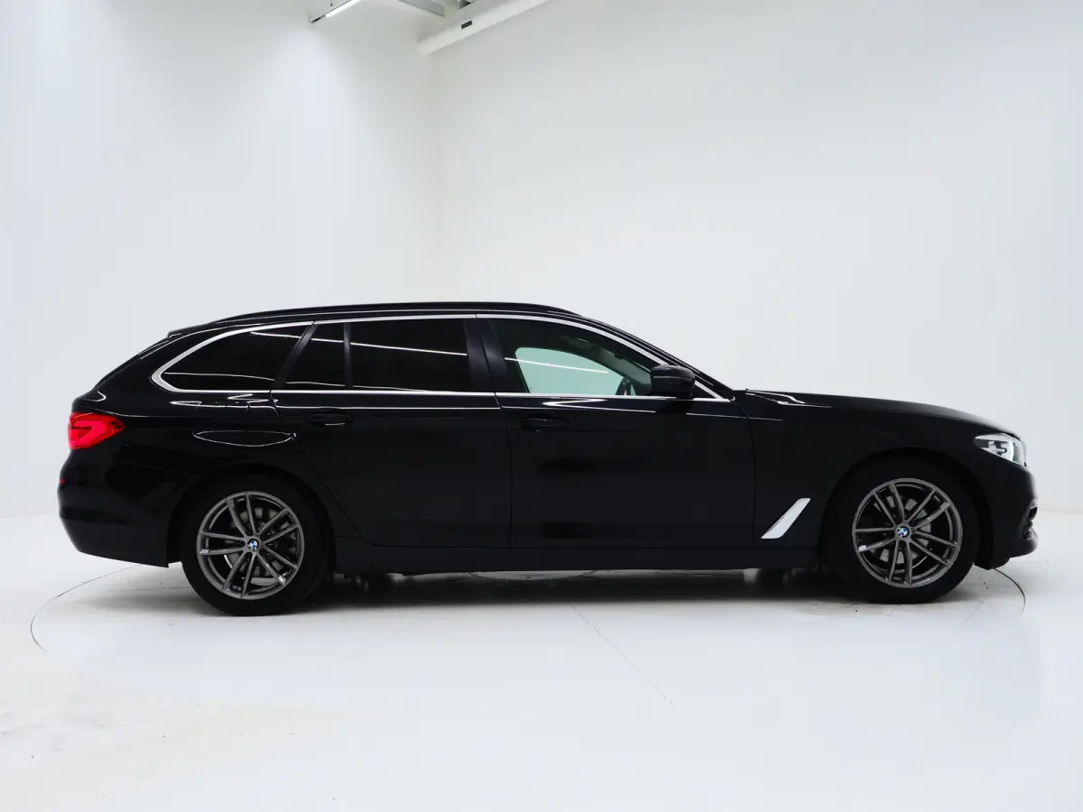 520i Executive | Leder | Harman/Kardon | Sfeerlicht | Virtual | Stoelverwarming | LED | Carplay