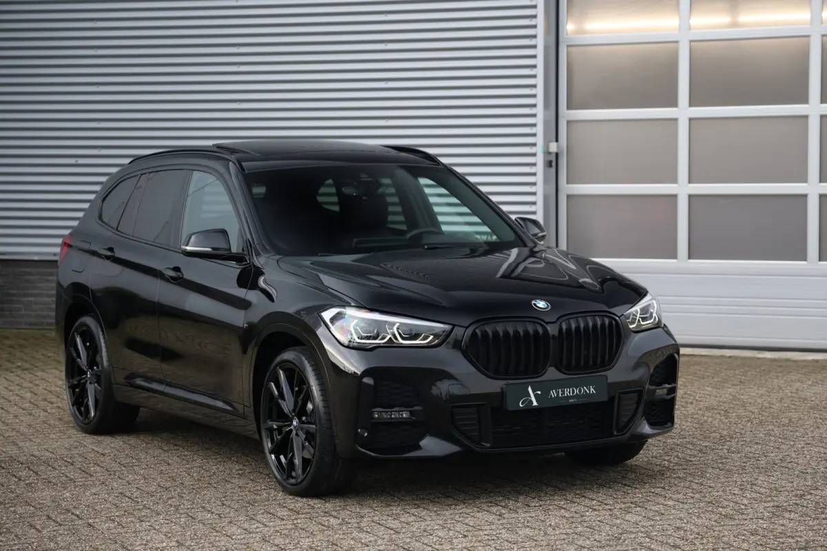 xDrive25e 220pk M-Sport Black Edition Pano|Trekh|H&K|HUD|Leder|Stuurvw