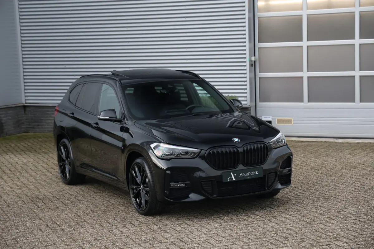 xDrive25e 220pk M-Sport Black Edition Pano|Trekh|H&K|HUD|Leder|Stuurvw