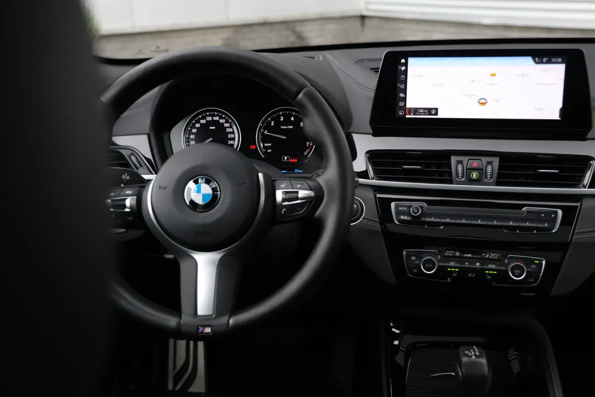 xDrive25e 220pk M-Sport Black Edition Pano|Trekh|H&K|HUD|Leder|Stuurvw