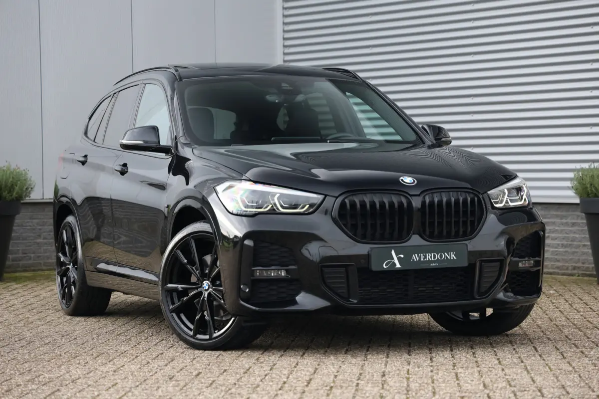 xDrive25e 220pk M-Sport Black Edition Pano|Trekh|H&K|HUD|Leder|Stuurvw